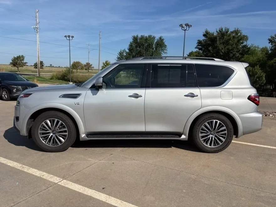 2021 Nissan Armada SL photo 1