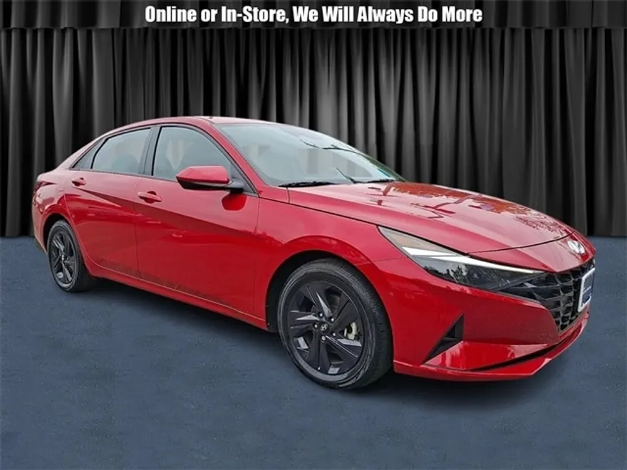 2023 Hyundai Elantra SEL photo 1