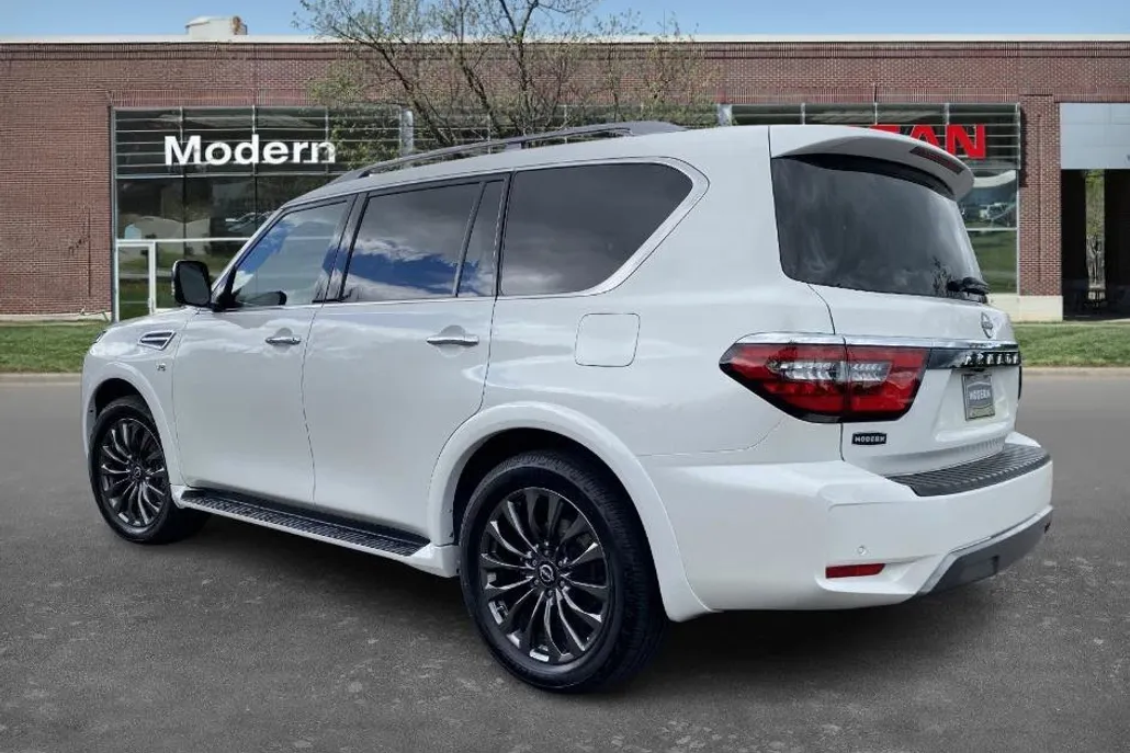 2022 Nissan Armada Platinum photo 1