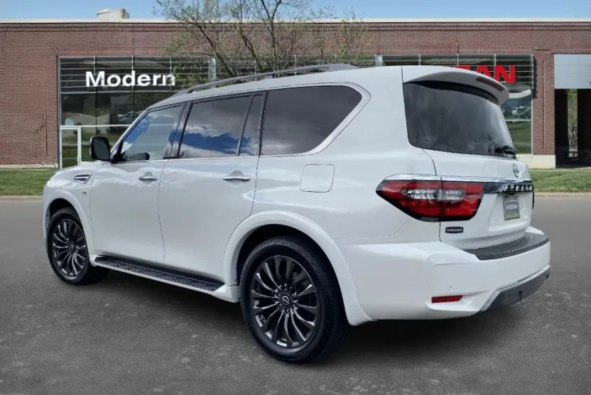 2022 Nissan Armada Platinum photo 1