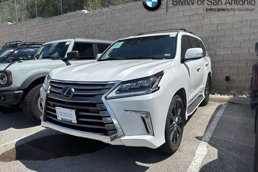 2020 Lexus LX 570 Two-Row photo 1