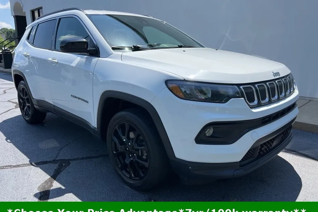2022 Jeep Compass Latitude Lux photo 1