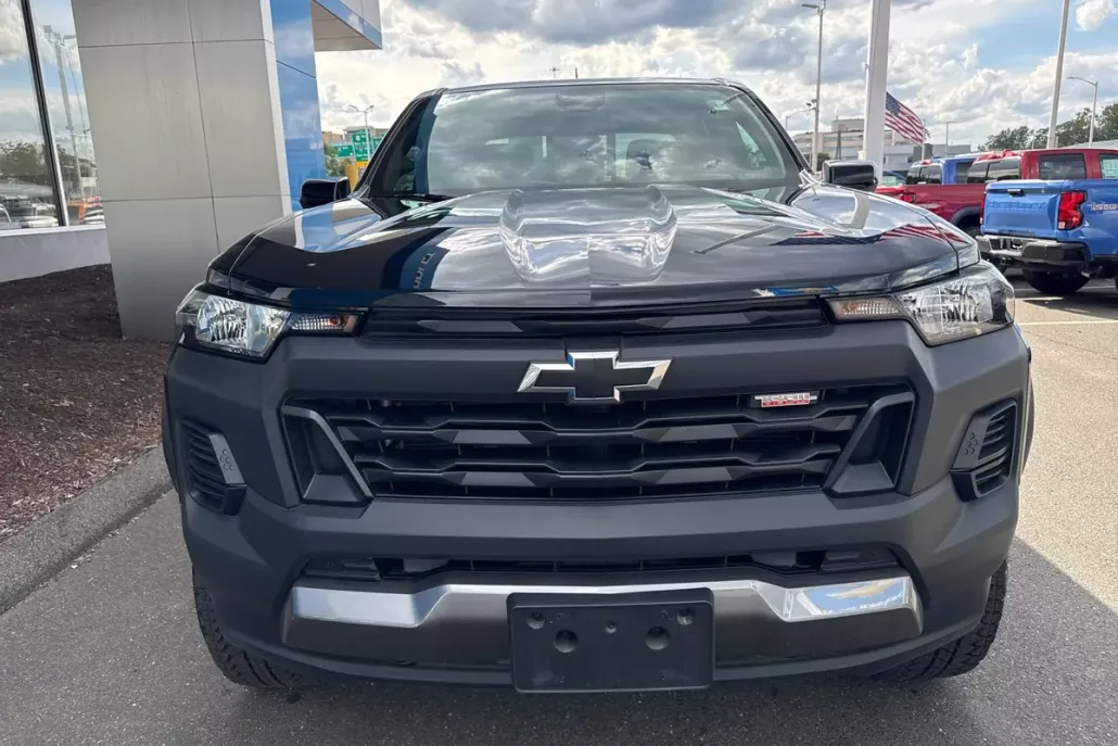 2025 Chevrolet Colorado Trail Boss photo 1