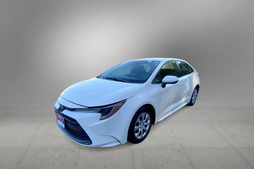 2024 Toyota Corolla LE photo 1