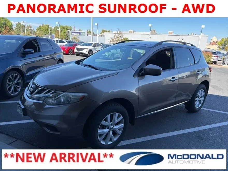 2012 Nissan Murano SV photo 1