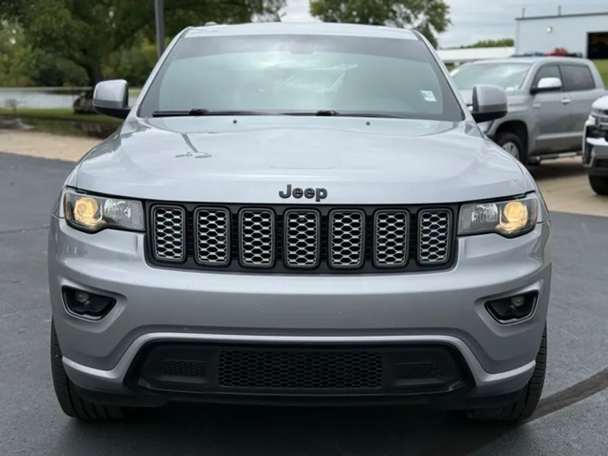 2020 Jeep Grand Cherokee Altitude photo 1