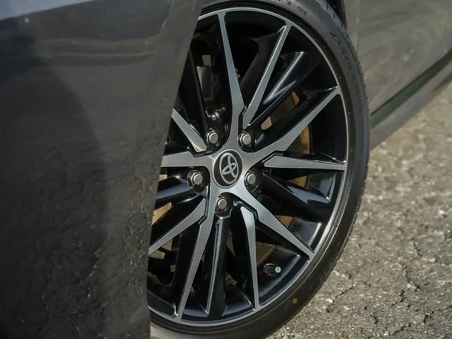 2022 Toyota Camry SE photo 1