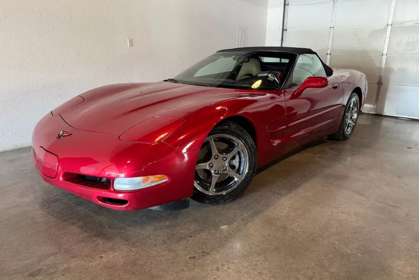 2001 Chevrolet Corvette Convertible photo 1