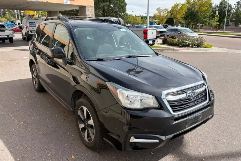 2017 Subaru Forester 2.5i Premium photo 1
