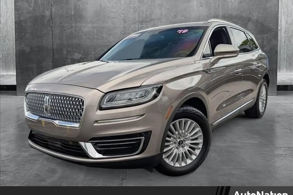 2019 Lincoln Nautilus Standard photo 1