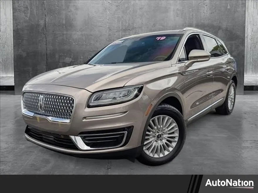 2019 Lincoln Nautilus Standard photo 1