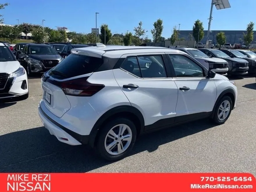 2025 Nissan Kicks Play S photo 1