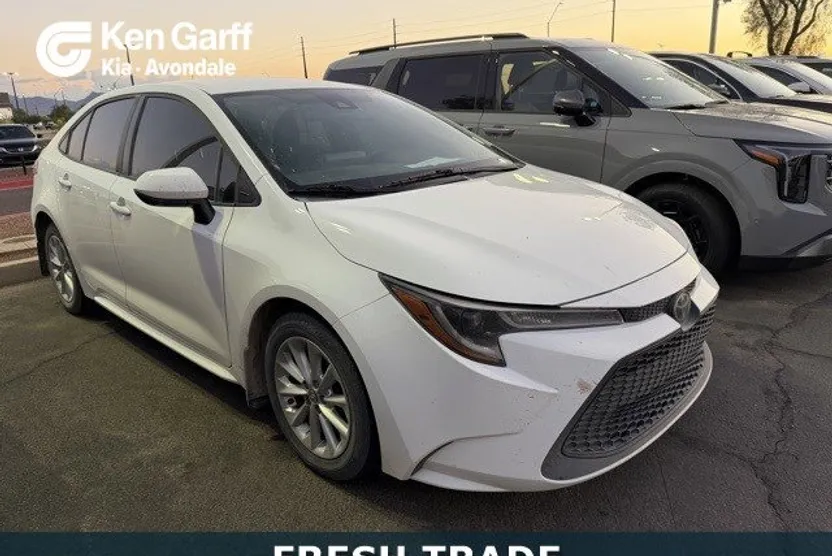 2021 Toyota Corolla LE Premium photo 1