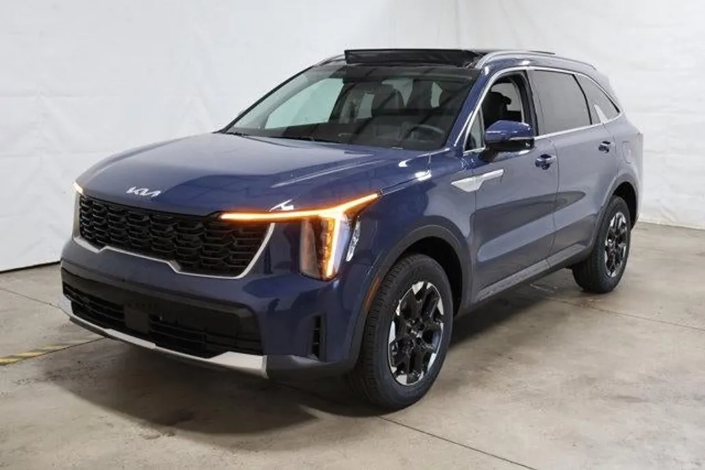 2026 Kia Sorento S photo 1