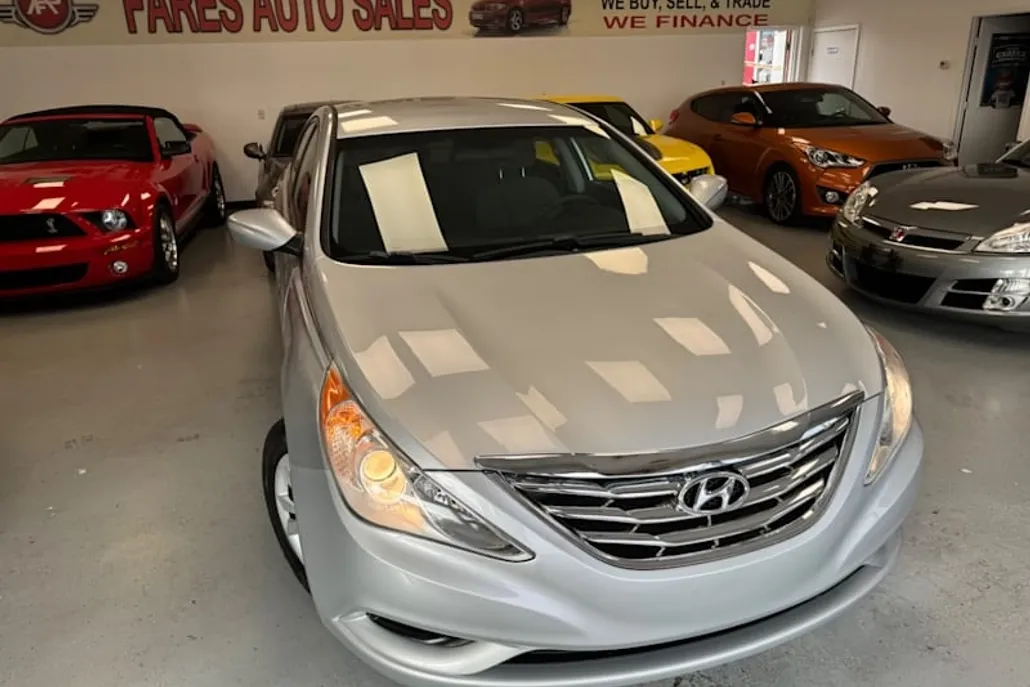 2011 Hyundai Sonata GLS photo 1