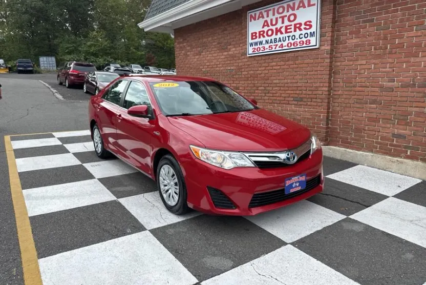 2012 Toyota Camry Hybrid LE photo 1