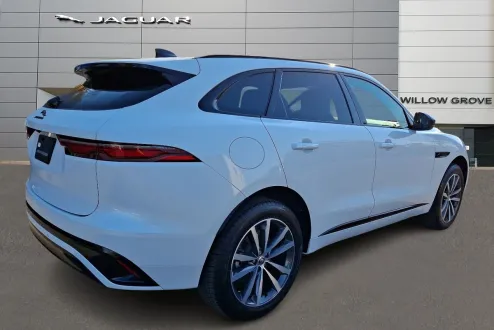 2025 Jaguar F-PACE R-Dynamic S P250 photo 2