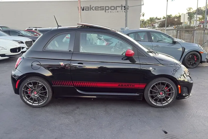 2015 Fiat 500 Abarth photo 1
