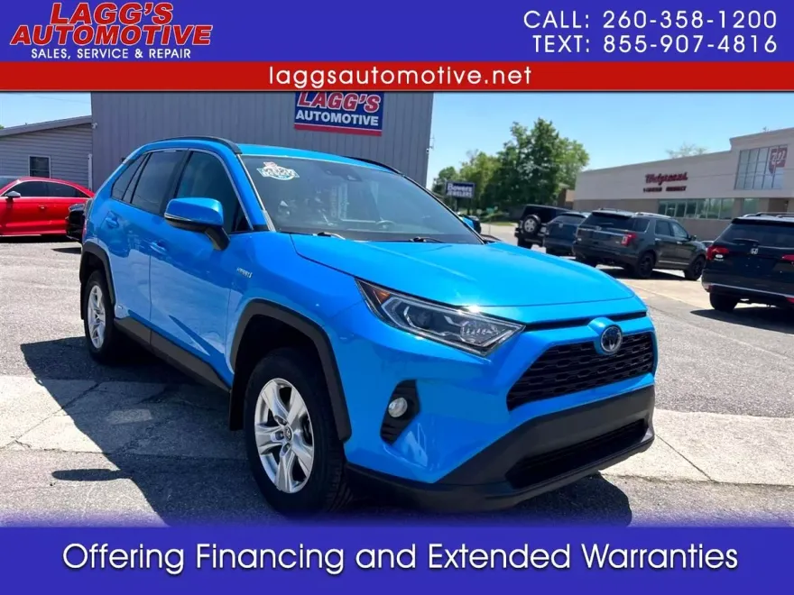 2020 Toyota RAV4 XLE photo 1