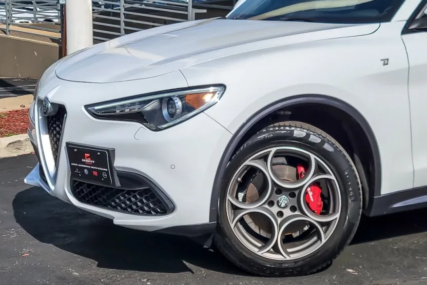 2022 Alfa Romeo Stelvio Ti photo 1