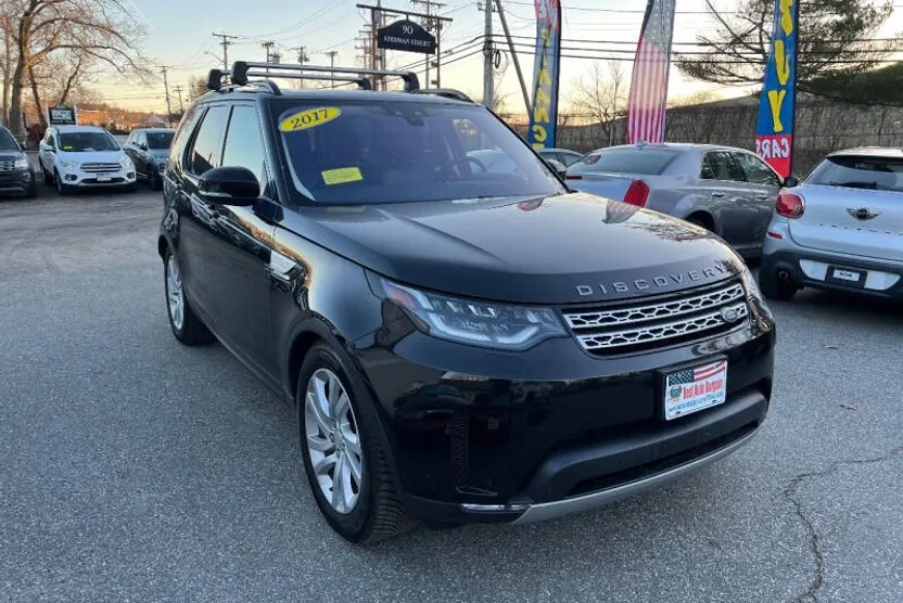 2017 Land Rover Discovery HSE photo 1