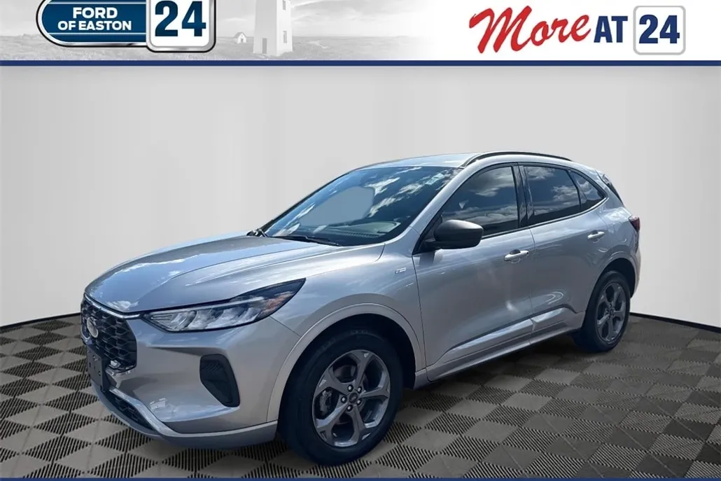 2023 Ford Escape ST-Line photo 1