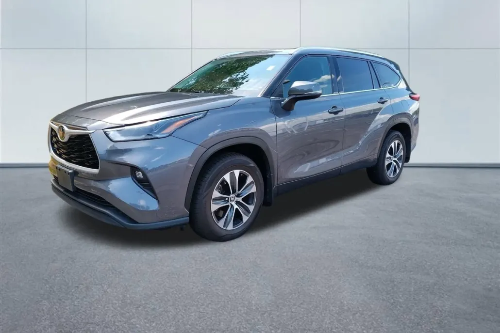 2021 Toyota Highlander XLE photo 1