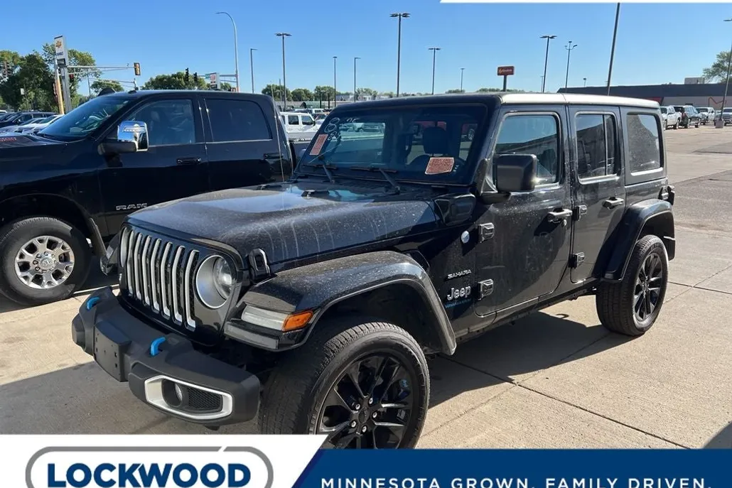 2023 Jeep Wrangler 4xe Sahara photo 1