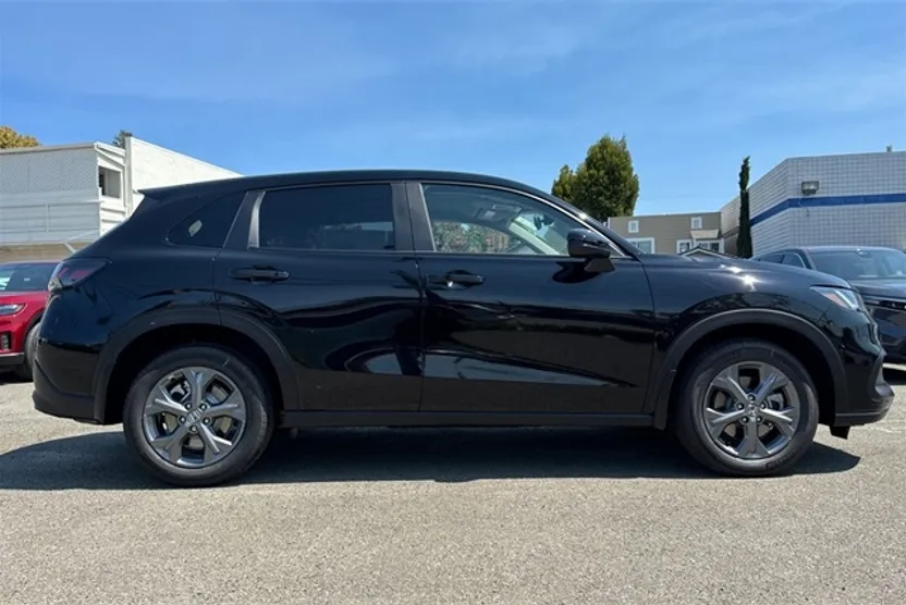 2026 Honda HR-V LX photo 1