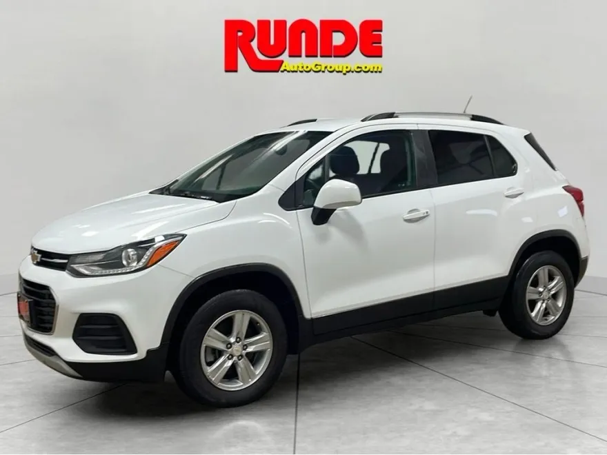 2022 Chevrolet Trax LT photo 1