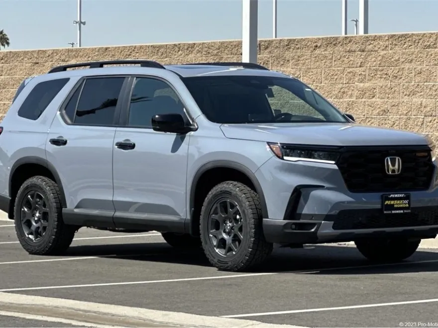 2025 Honda Pilot TrailSport photo 1
