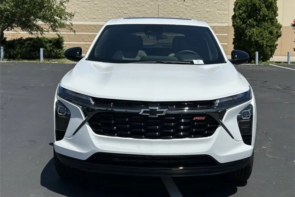 2025 Chevrolet Trax photo 1