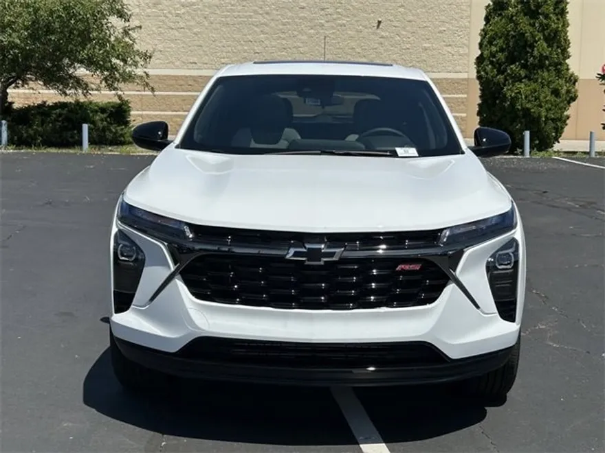2025 Chevrolet Trax photo 1