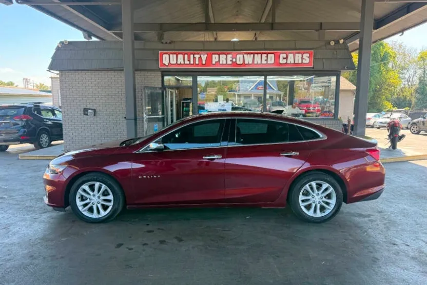 2016 Chevrolet Malibu 1LT photo 1