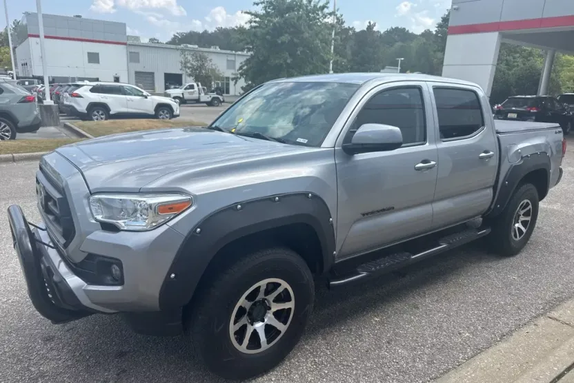 2020 Toyota Tacoma SR 4x4 Double Cab photo 1