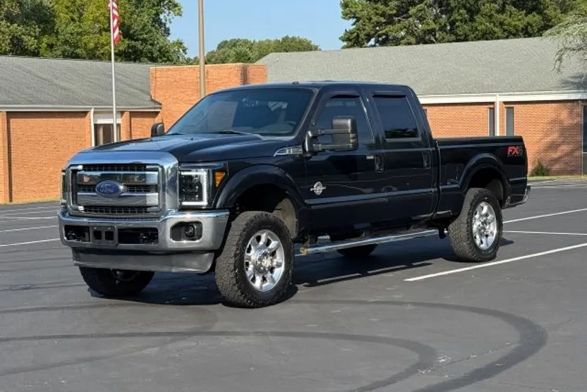 2013 Ford F-250 Lariat photo 1