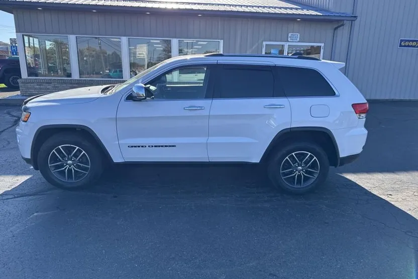 2017 Jeep Grand Cherokee Limited photo 1