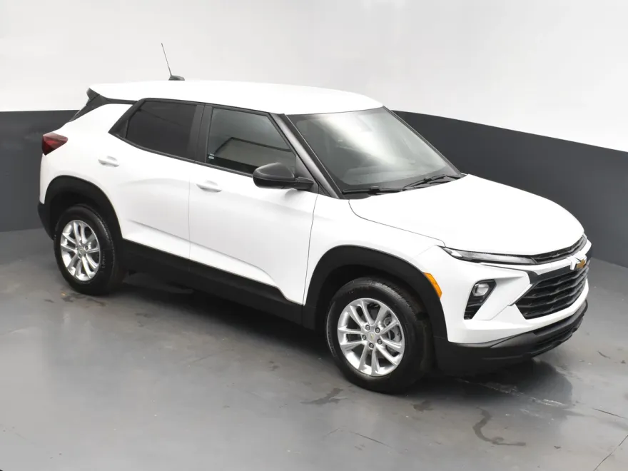 2025 Chevrolet Trailblazer LS photo 1
