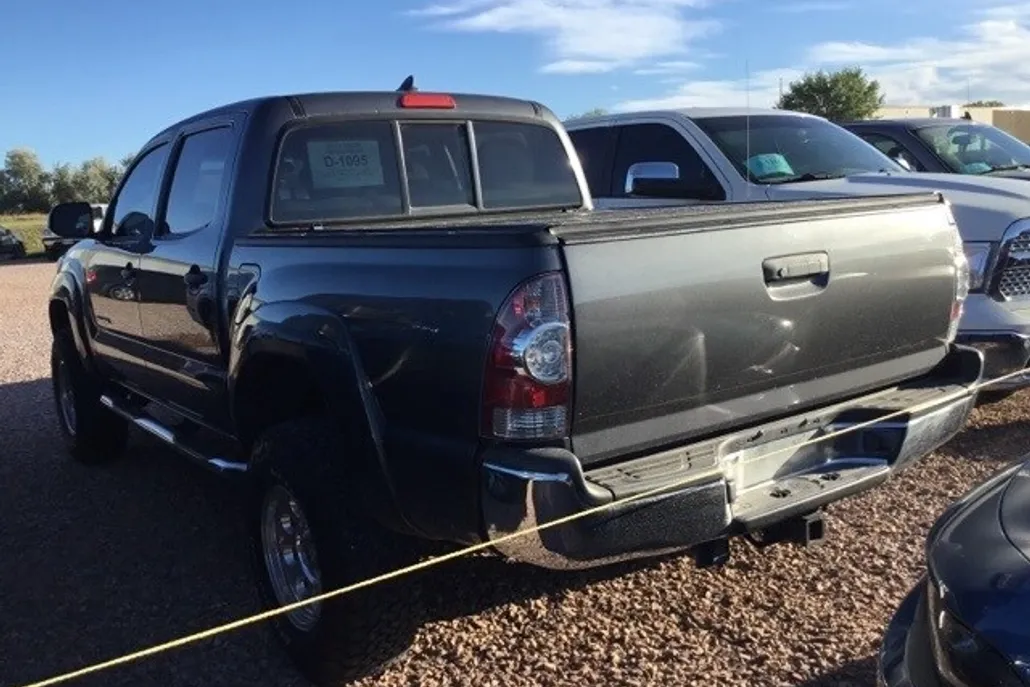 2015 Toyota Tacoma V6 photo 1