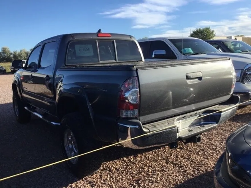 2015 Toyota Tacoma V6 photo 1