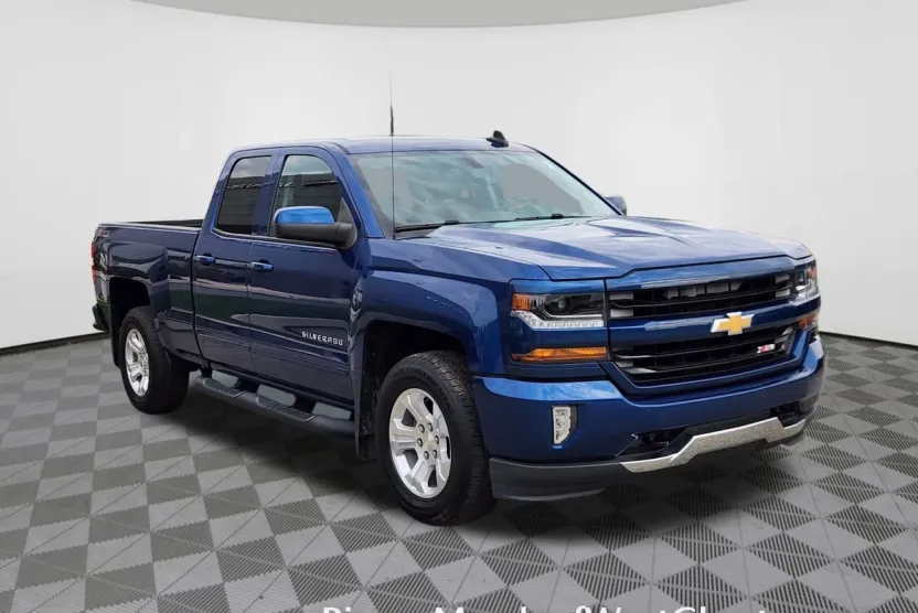 2016 Chevrolet Silverado 1500 LT photo 1