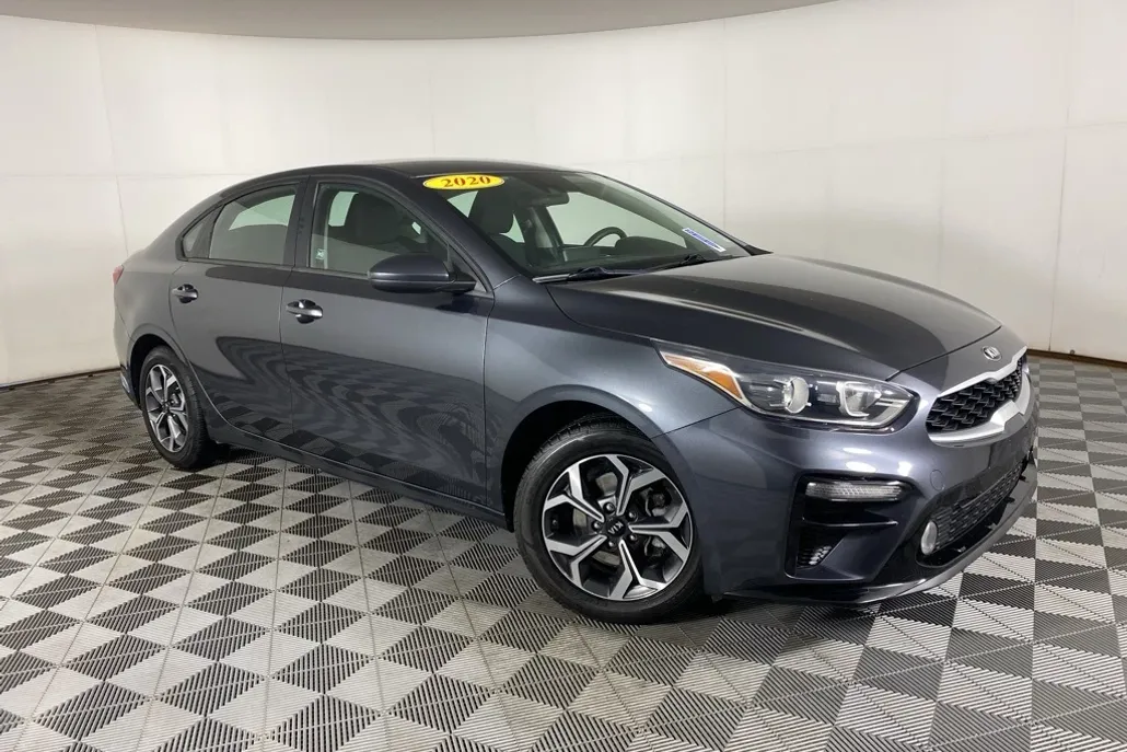 2020 Kia Forte LXS photo 1