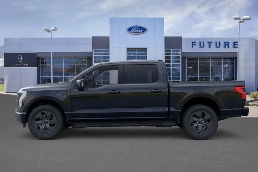 2025 Ford F-150 Lightning Lariat photo 1