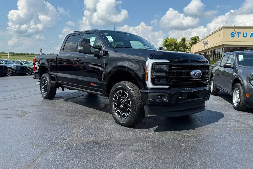 2026 Ford F-350 Platinum photo 1