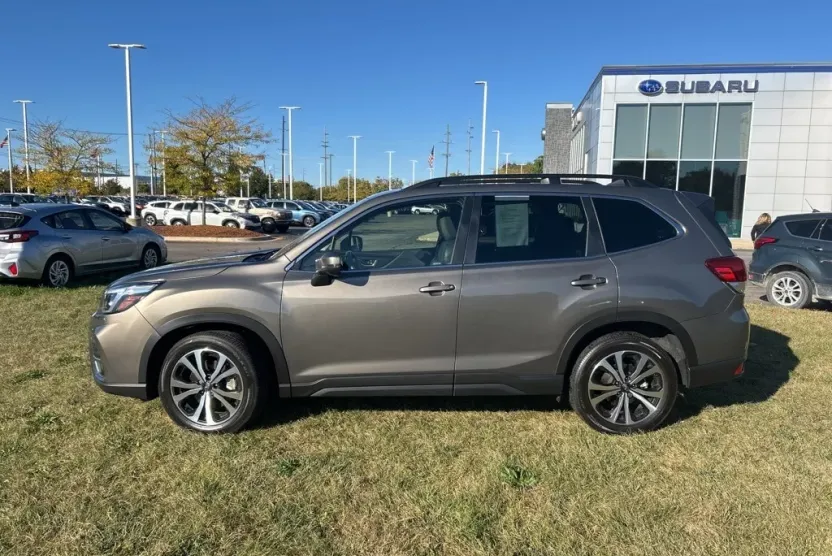 2021 Subaru Forester Limited photo 1