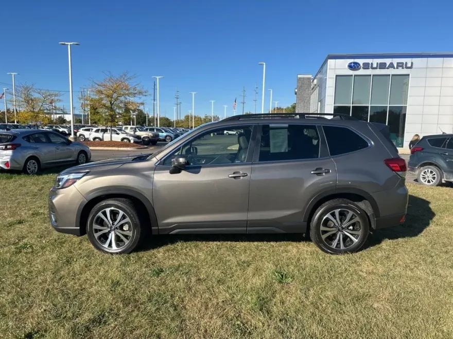 2021 Subaru Forester Limited photo 1
