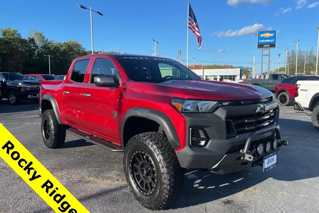 2025 Chevrolet Colorado Trail Boss photo 1