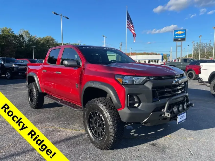 2025 Chevrolet Colorado Trail Boss photo 1