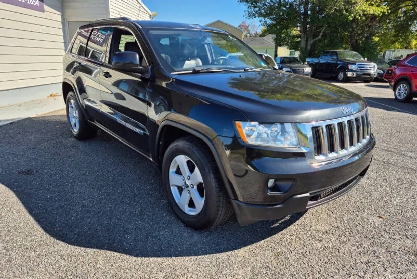 2012 Jeep Grand Cherokee Laredo photo 1