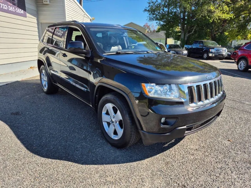 2012 Jeep Grand Cherokee Laredo photo 1